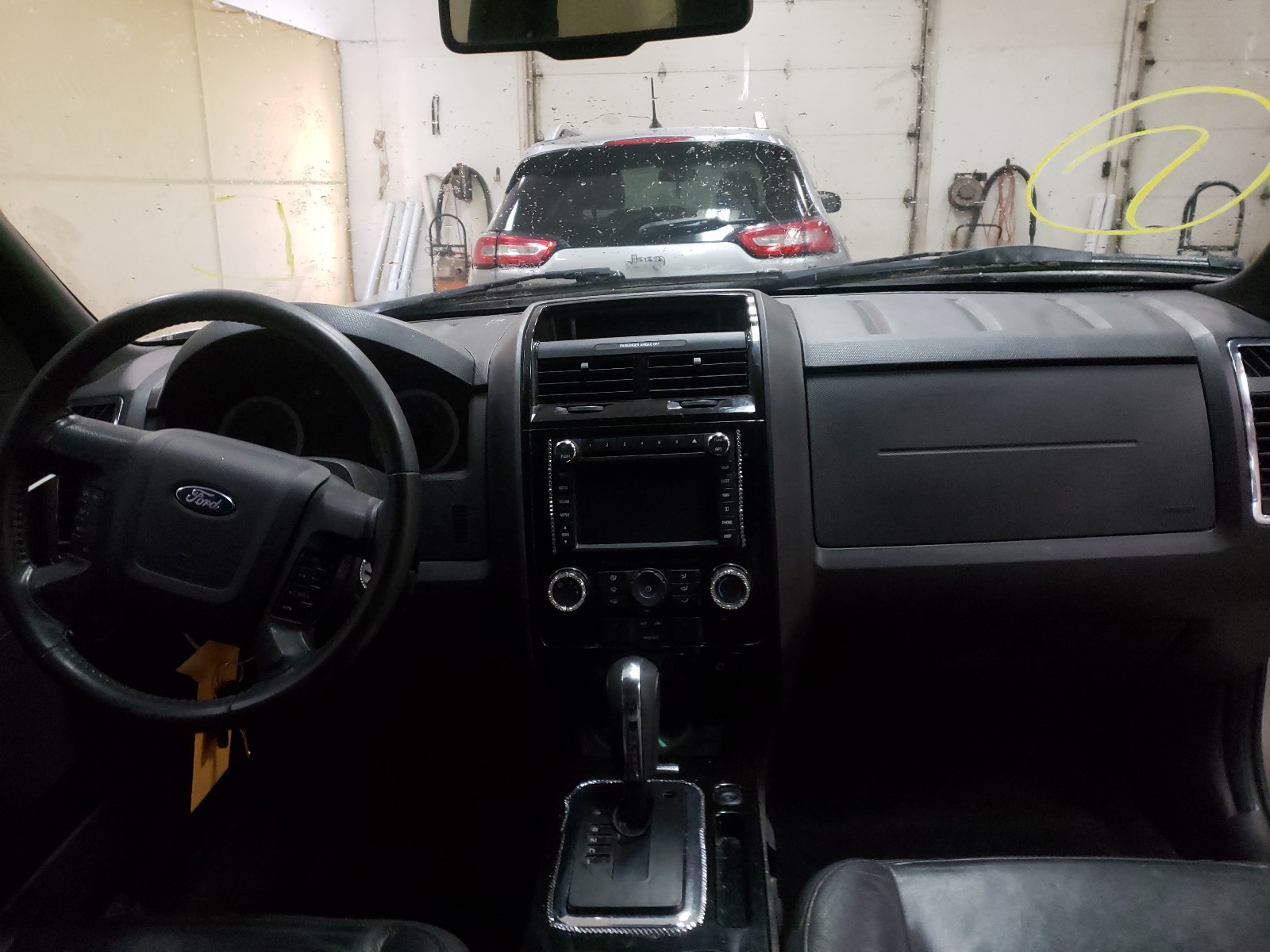 صورة رقم 9 من المزاد - 2010 FORD ESCAPE LIM مع VIN 1FMCU0E79AKA34043