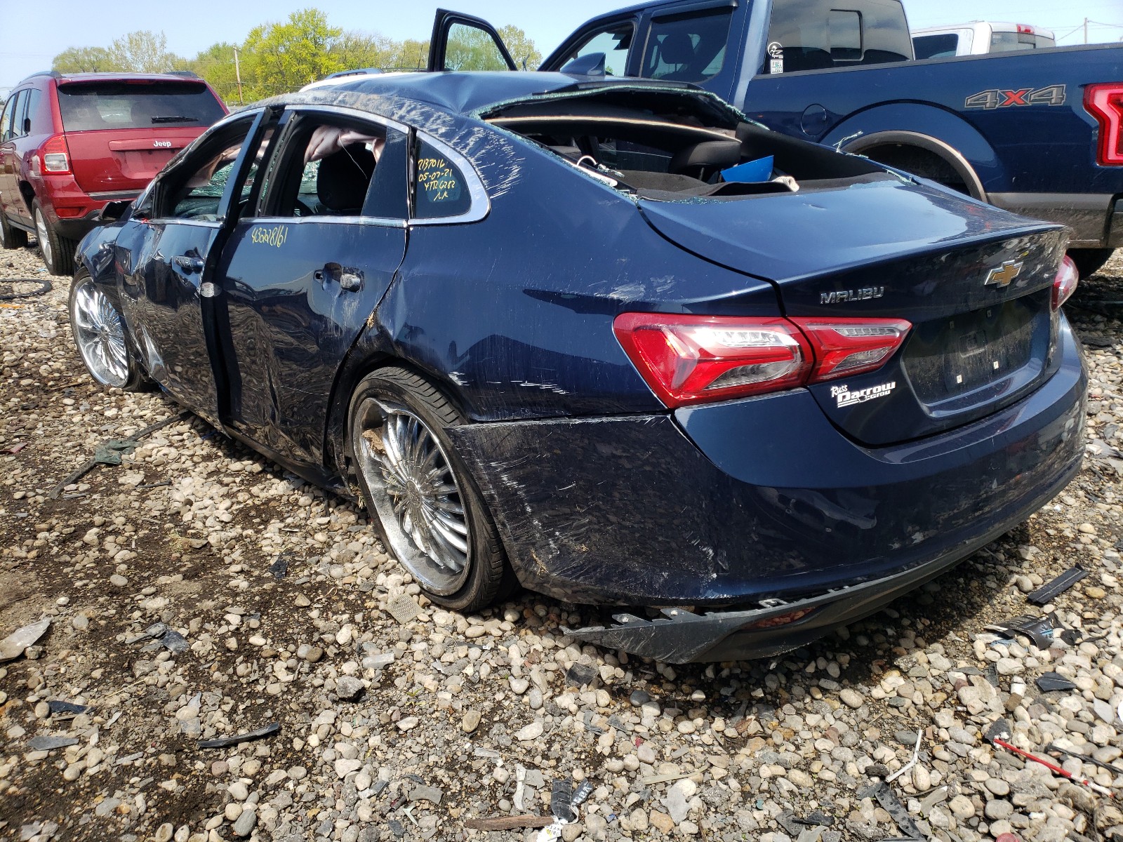 Photo 3 from auction – 2019 CHEVROLET MALIBU LT with VIN 1G1ZD5ST5KF112155