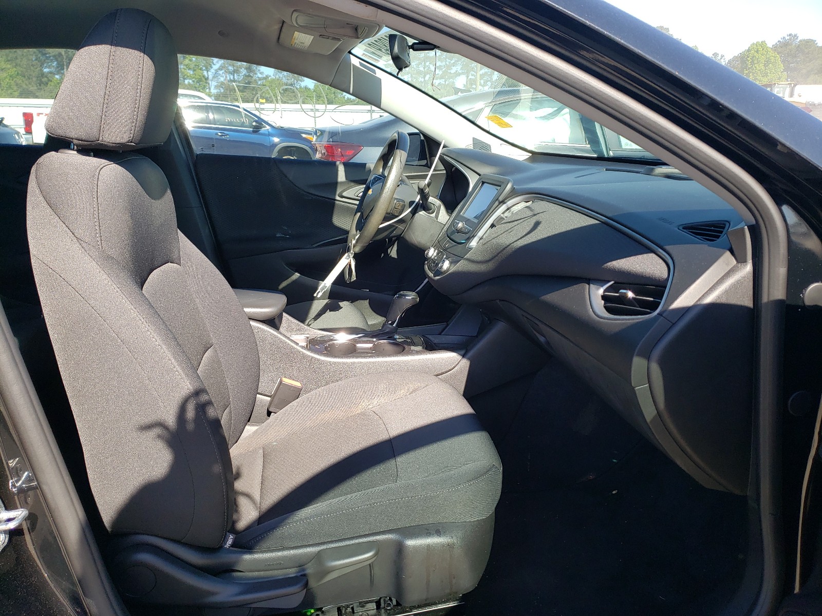 Photo 5 from auction – 2016 CHEVROLET MALIBU LS with VIN 1G1ZB5ST1GF356768