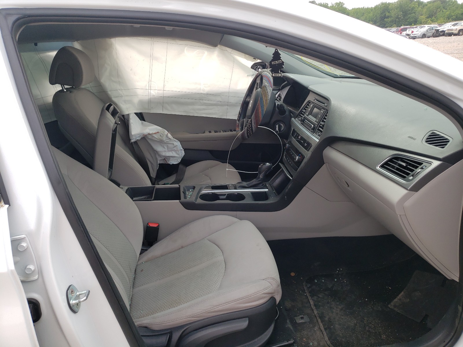 Photo 5 from auction – 2016 HYUNDAI SONATA SE with VIN 5NPE24AF0GH400969