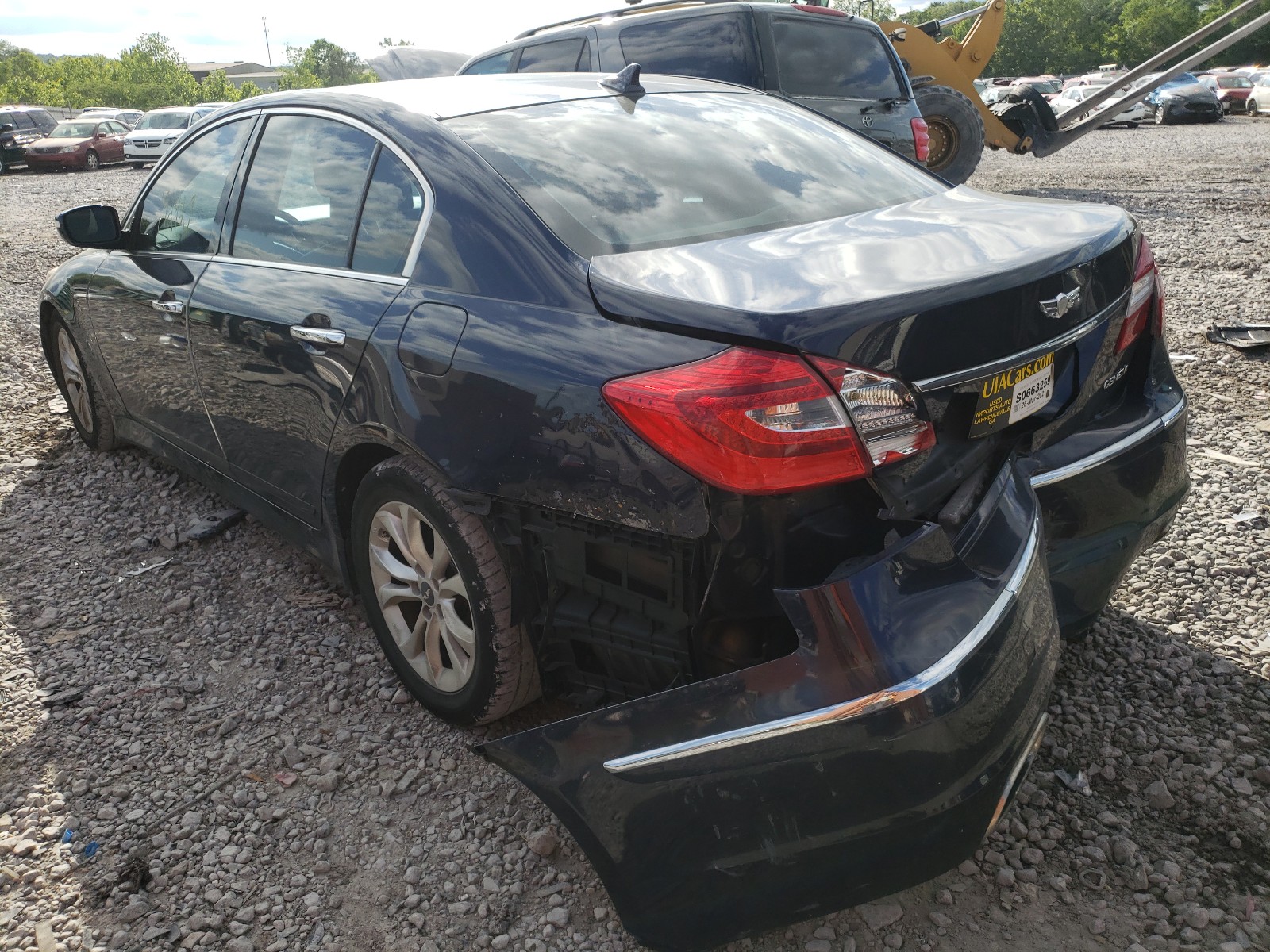 Photo 3 from auction – 2012 HYUNDAI GENESIS 3. with VIN KMHGC4DDXCU195365