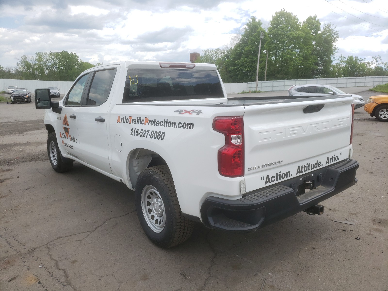 Photo 3 from auction – 2021 CHEVROLET SILVERADO with VIN 1GCPYAEH1MZ185687