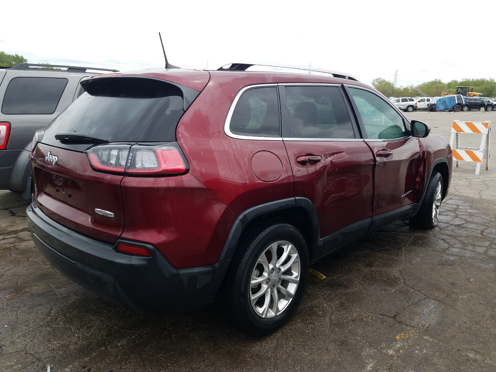 Photo 4 from auction – 2019 JEEP CHEROKEE L with VIN 1C4PJLCB9KD365699