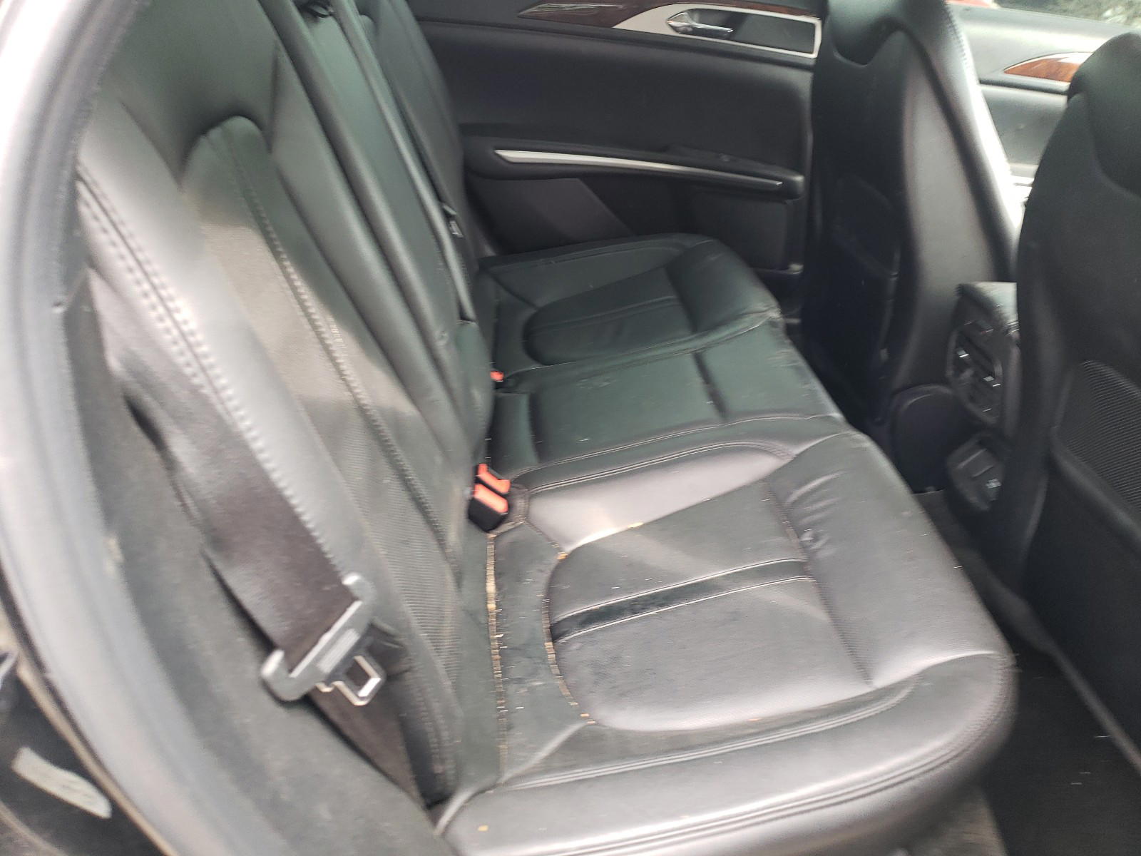 Photo 6 from auction – 2016 LINCOLN MKZ with VIN 3LN6L2J91GR631873