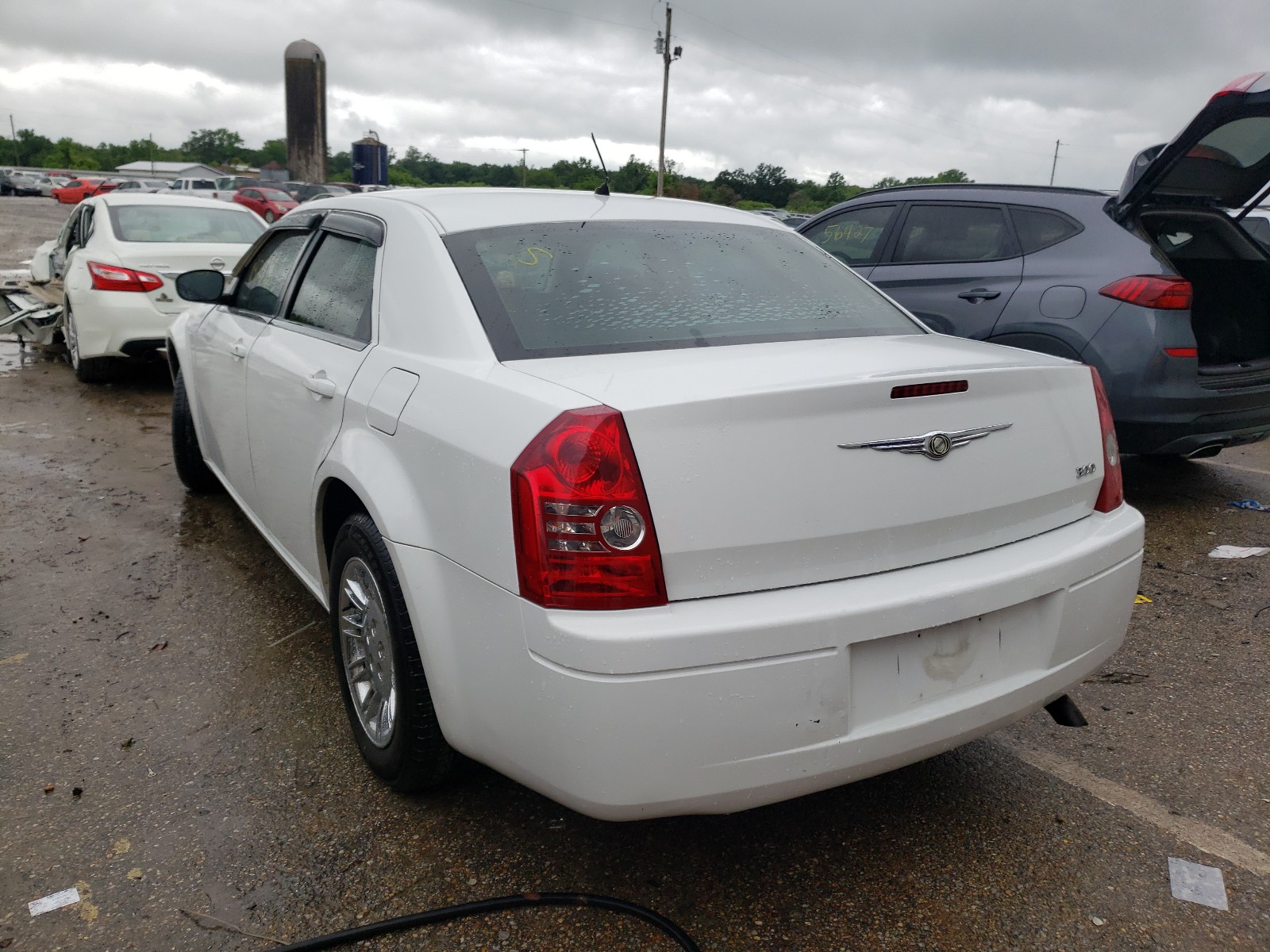 Photo 3 from auction – 2008 CHRYSLER 300 LX with VIN 2C3KA43R58H179719