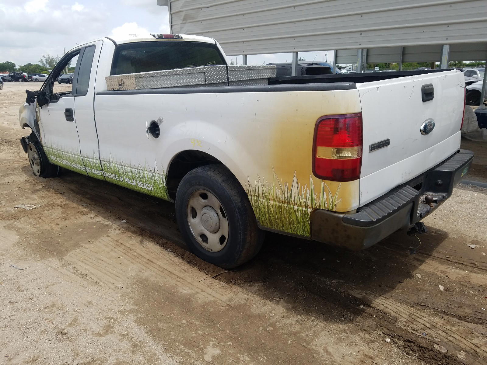 Photo 3 from auction – 2006 FORD F150 with VIN 1FTRF12286NA40638