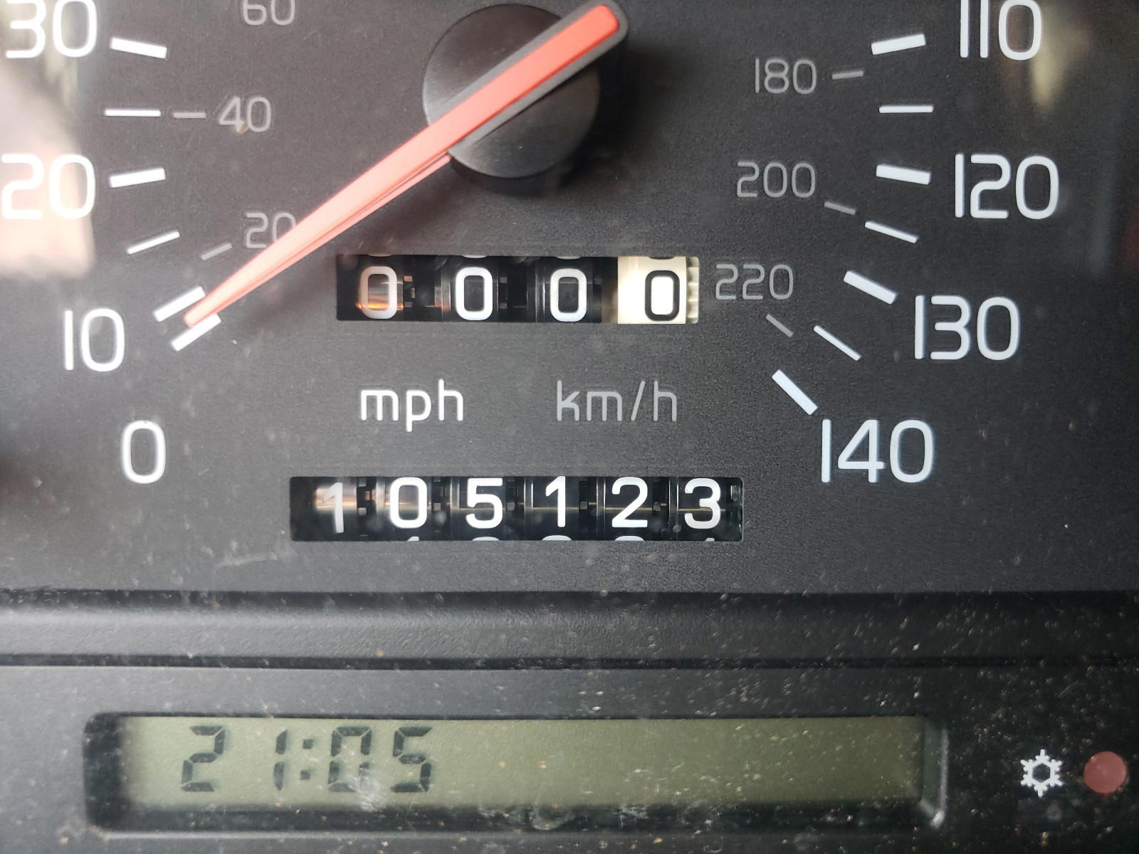 Photo 8 from auction – 1996 VOLVO 850 BASE with VIN YV1LS5541T3307240