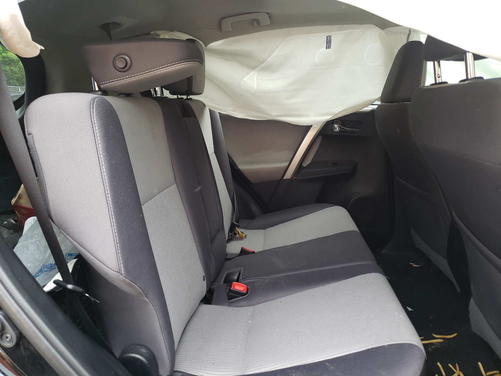 Photo 6 from auction – 2015 TOYOTA RAV4 XLE with VIN 2T3RFREV7FW313243