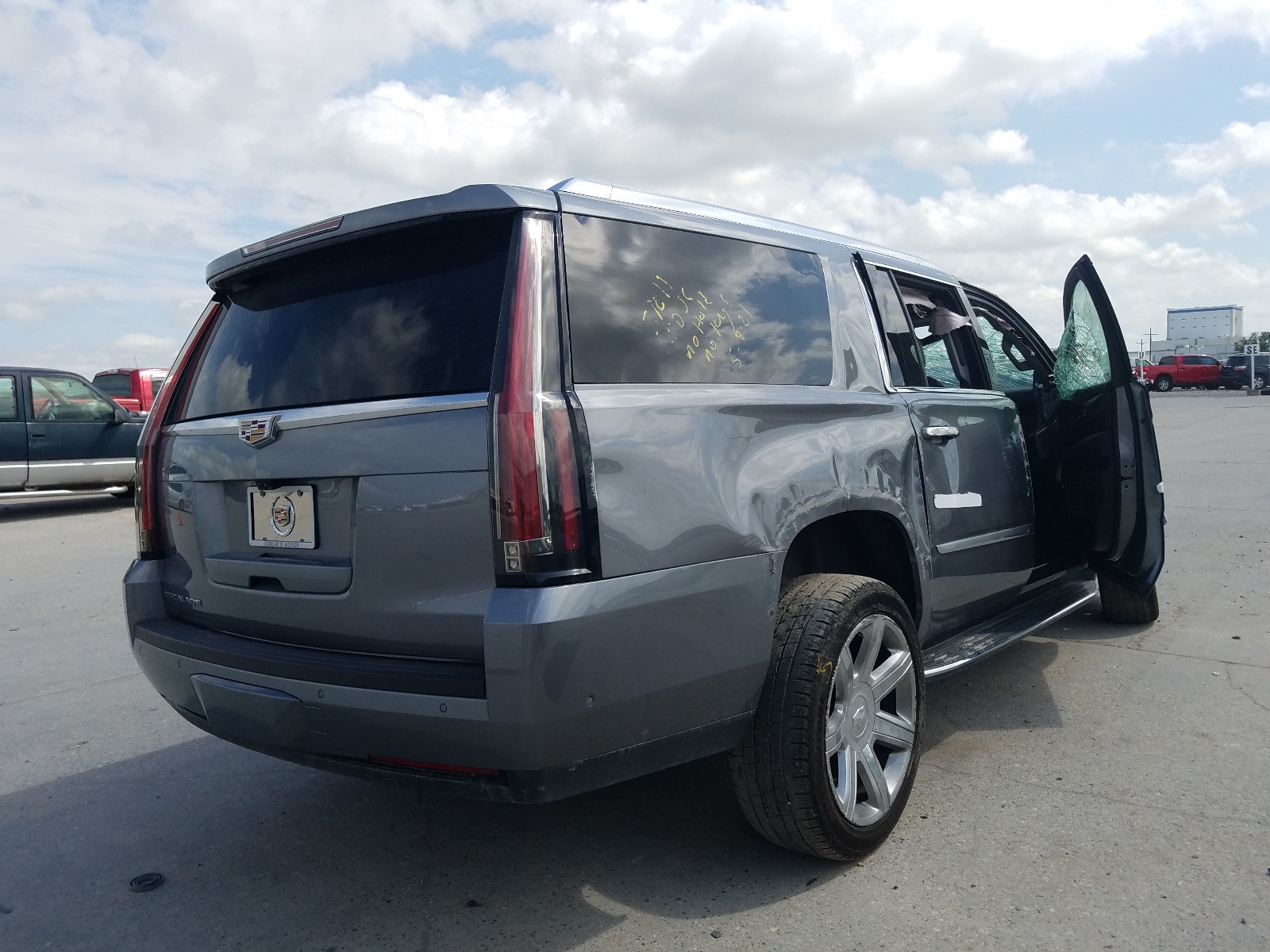 Photo 4 from auction – 2020 CADILLAC ESCALADE E with VIN 1GYS3HKJXLR160532