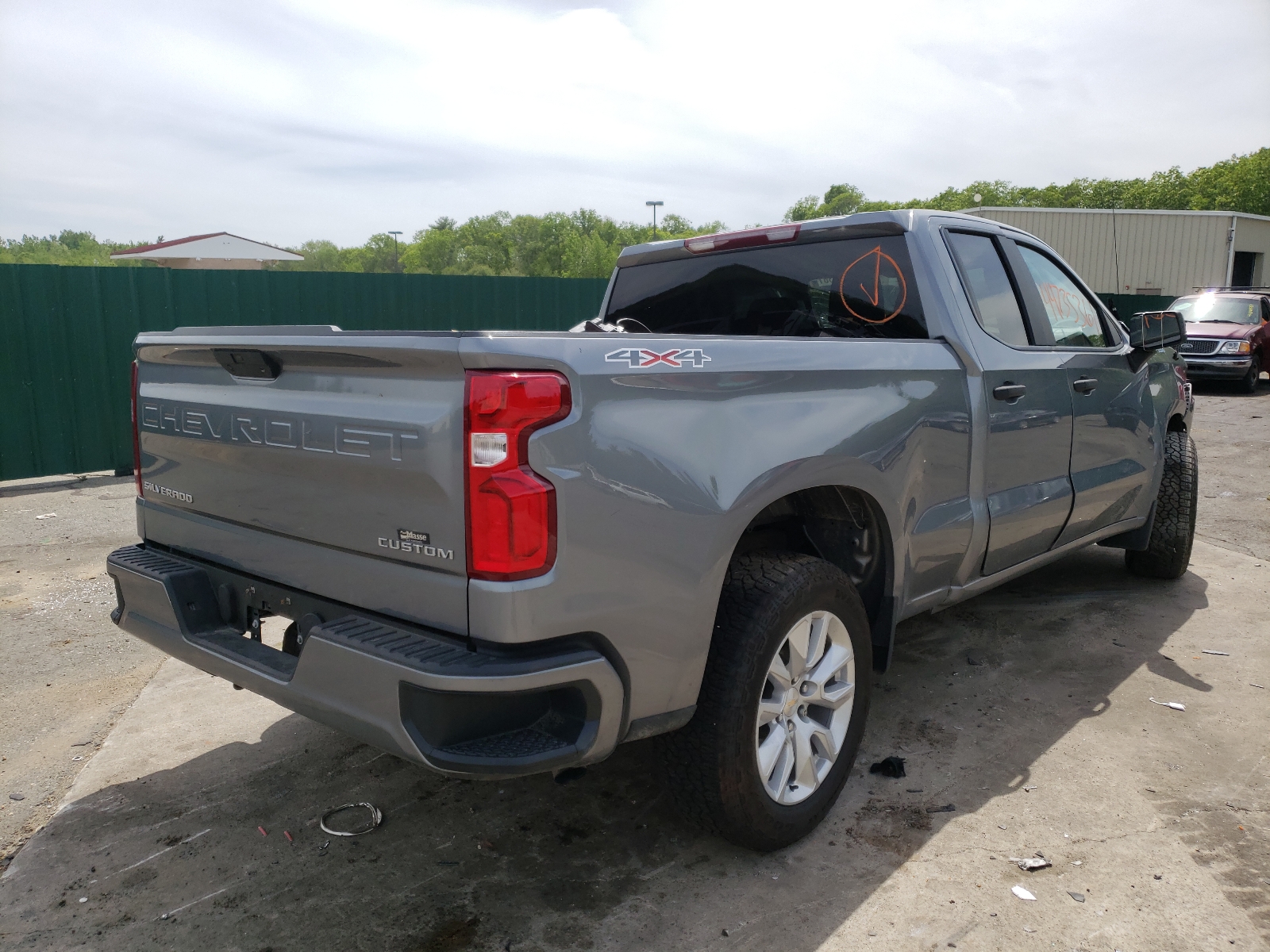 Photo 4 from auction – 2020 CHEVROLET SILVERADO with VIN 1GCRYBEK4LZ200904