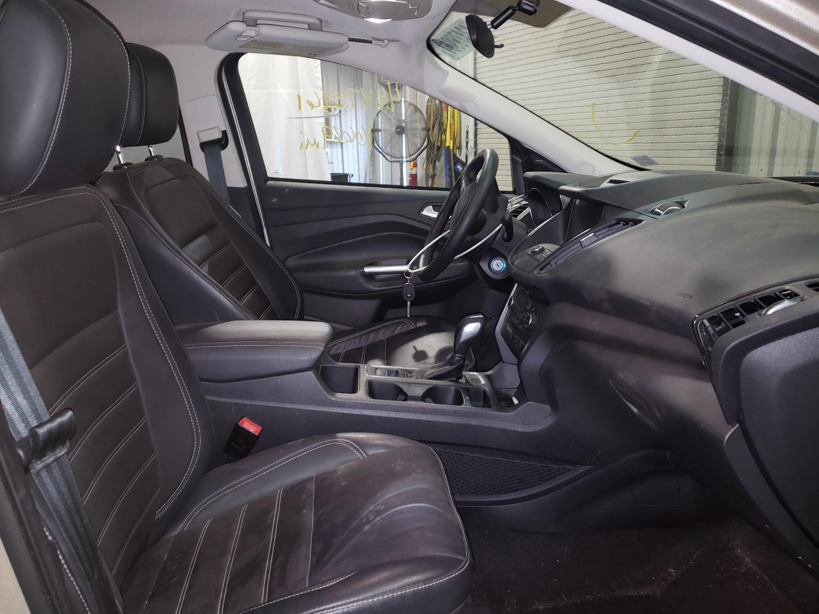 Photo 5 from auction – 2018 FORD ESCAPE SEL with VIN 1FMCU9HD4JUC56483