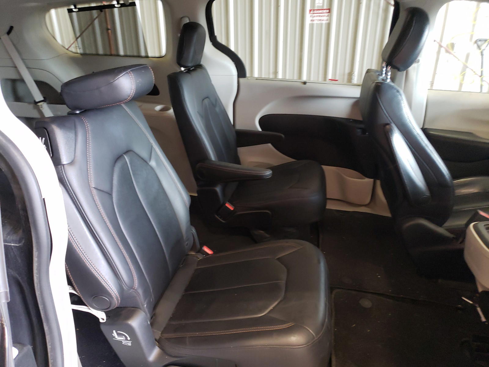Photo 6 from auction – 2017 CHRYSLER PACIFICA T with VIN 2C4RC1BG4HR758018