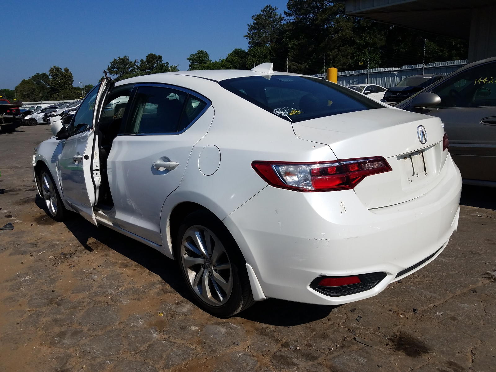 Photo 3 from auction – 2016 ACURA ILX PREMIU with VIN 19UDE2F79GA019476