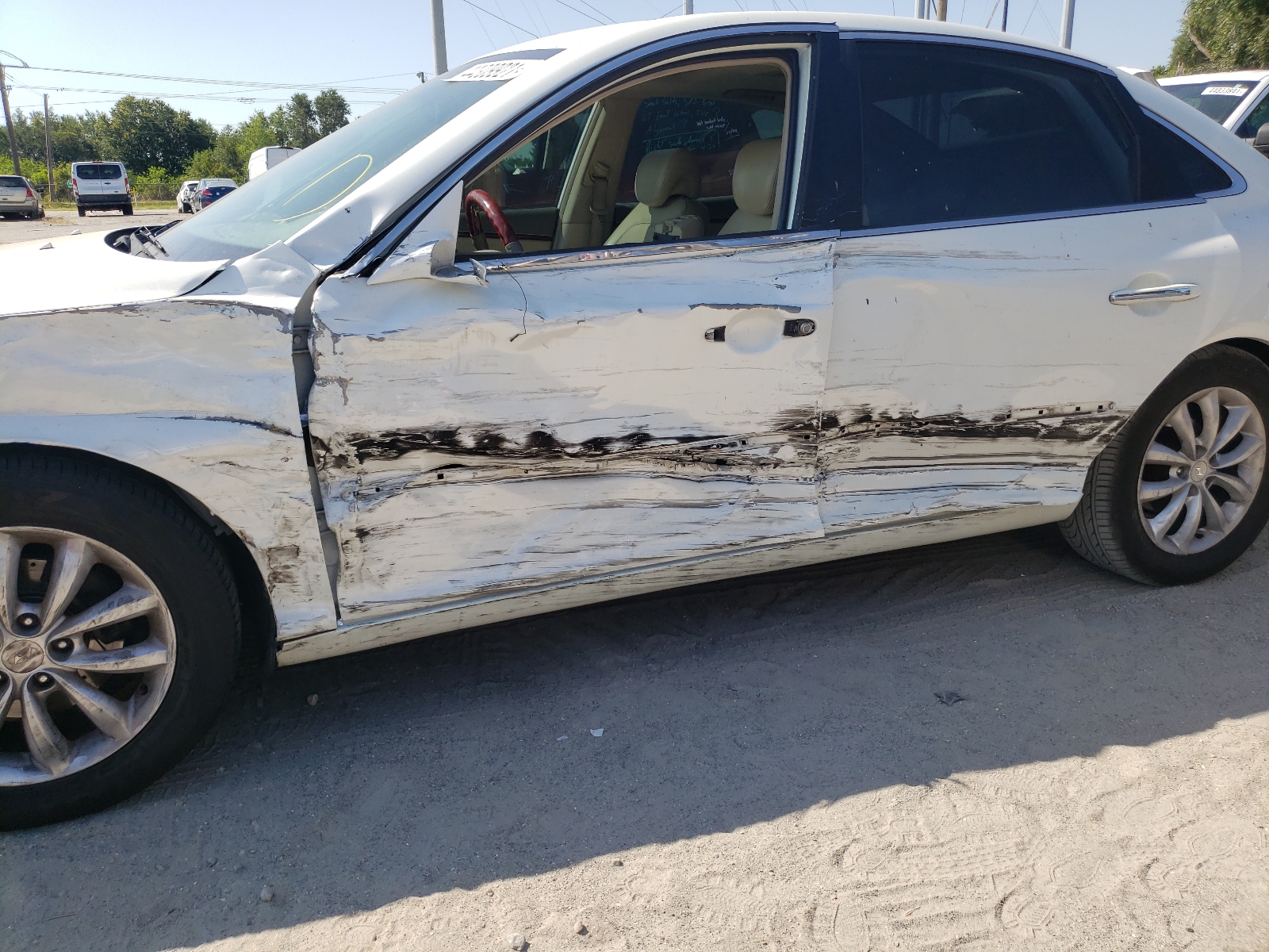 Photo 9 from auction – 2007 HYUNDAI AZERA SE with VIN KMHFC46F37A172494
