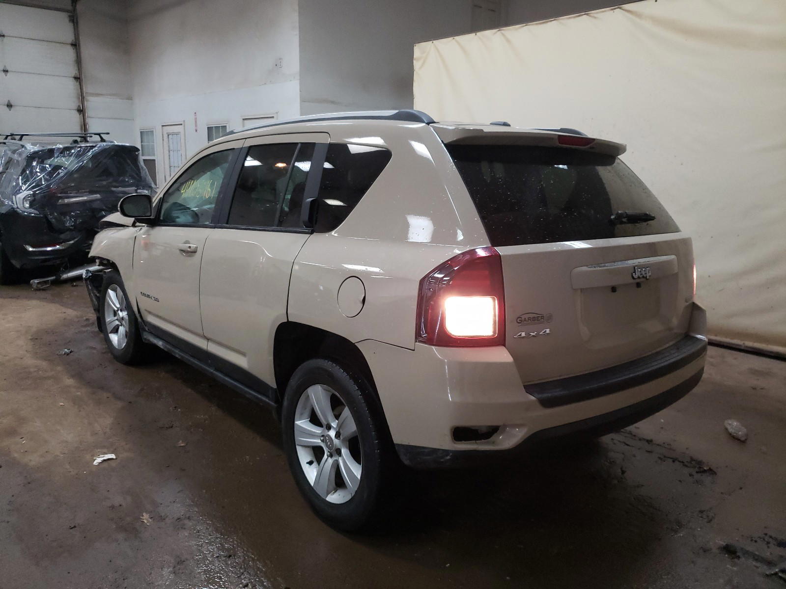 Photo 3 from auction – 2017 JEEP COMPASS LA with VIN 1C4NJDEB4HD104662