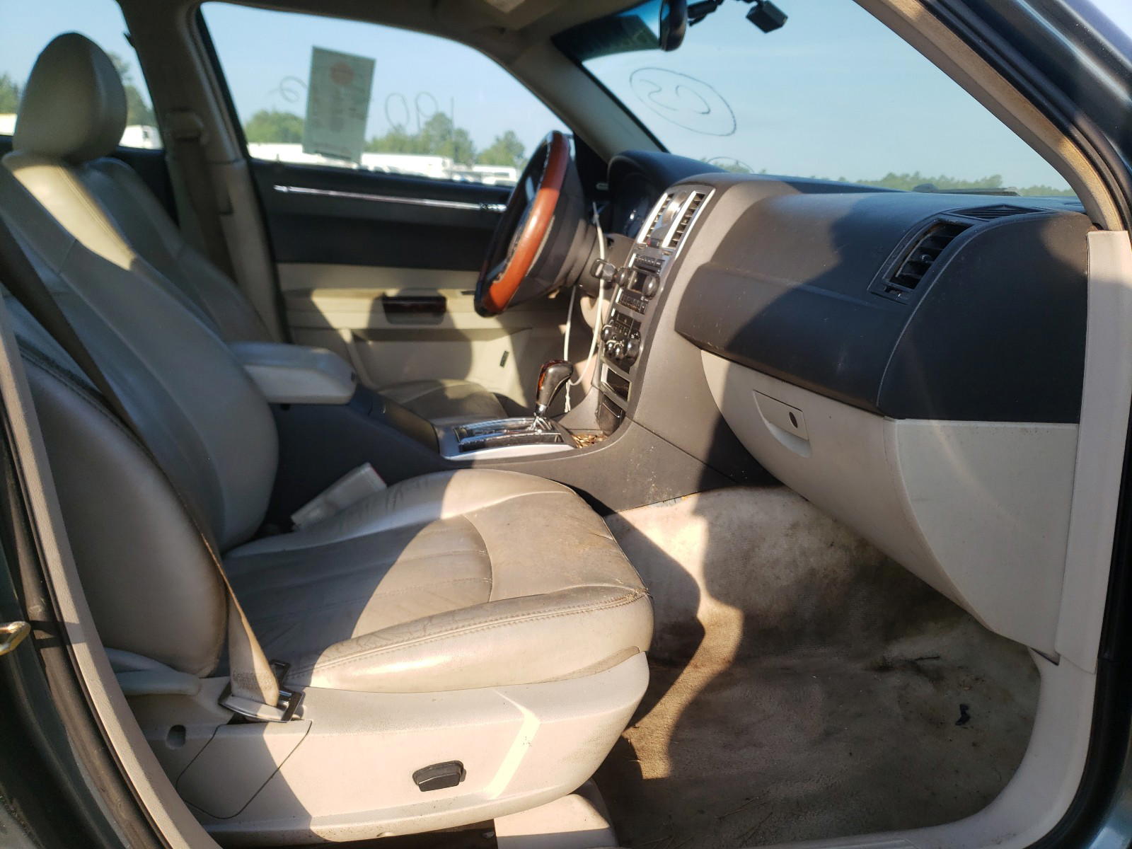 Photo 5 from auction – 2005 CHRYSLER 300C with VIN 2C3JA63H35H653709
