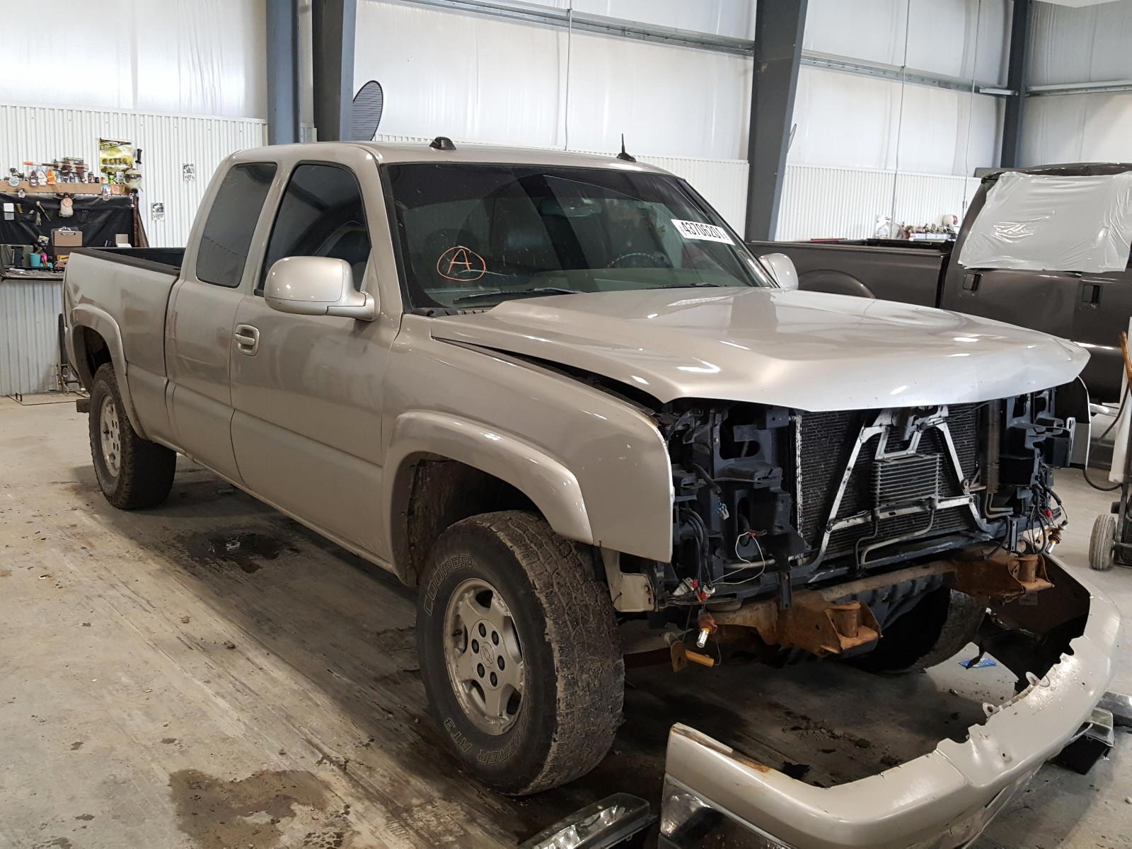Photo 9 from auction – 2004 CHEVROLET SILVERADO with VIN 2GCEK19TX41287537