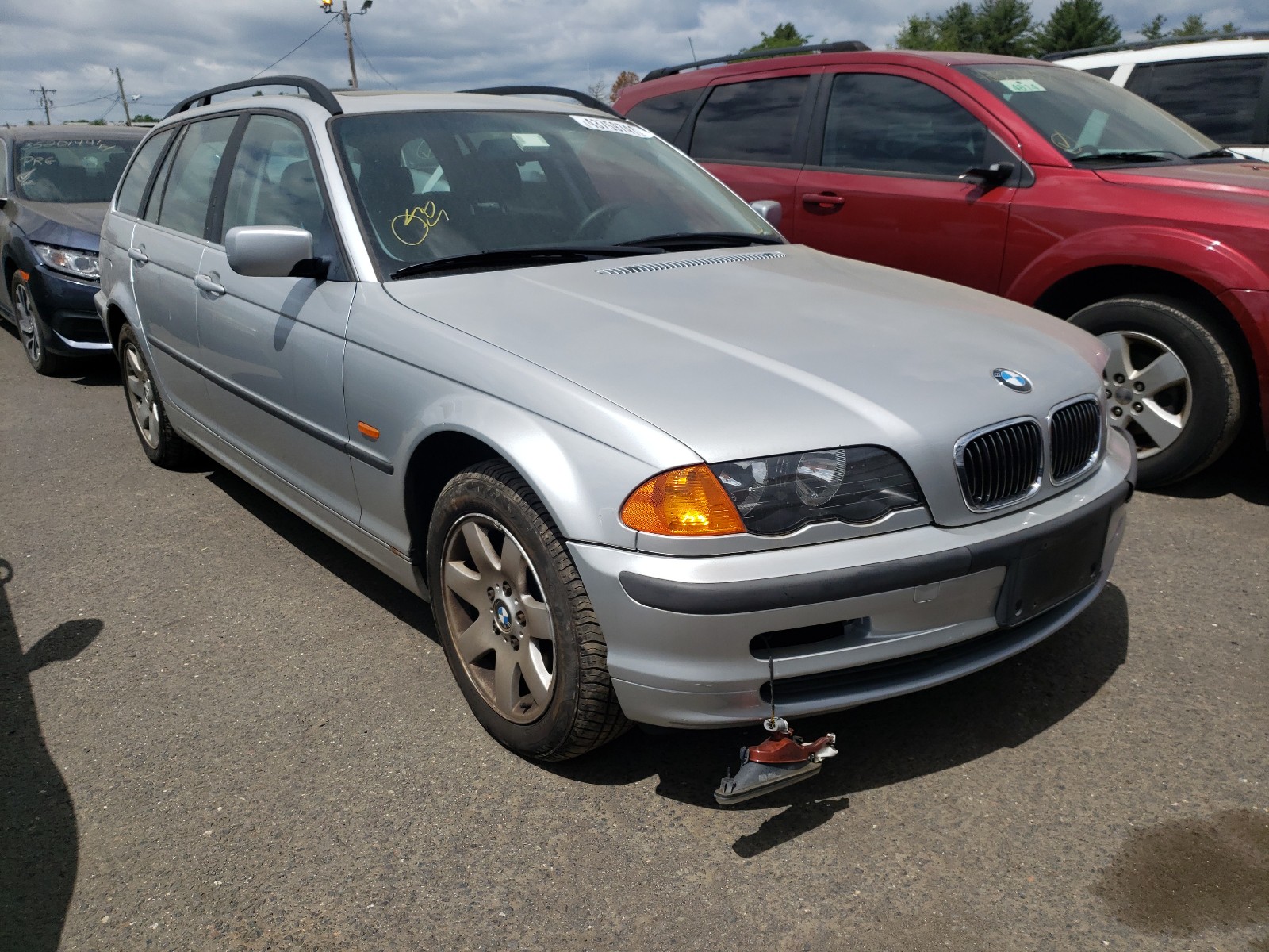 BMW 325 IT 2001 مع رقم تعريف المركبة WBAAW334X1ET42933 - صورة من المزاد