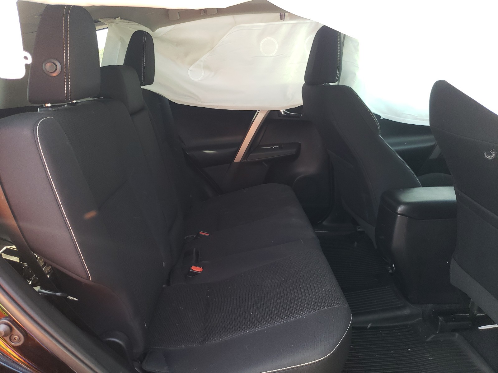 Photo 6 from auction – 2017 TOYOTA RAV4 XLE with VIN 2T3RFREV2HW612268