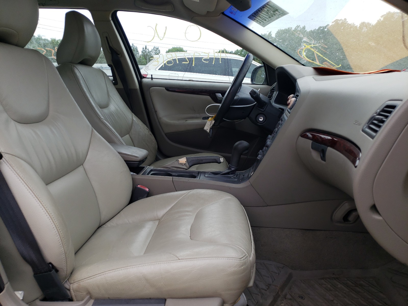 Photo 5 from auction – 2003 VOLVO V70 2.4T with VIN YV1SW58D132312262