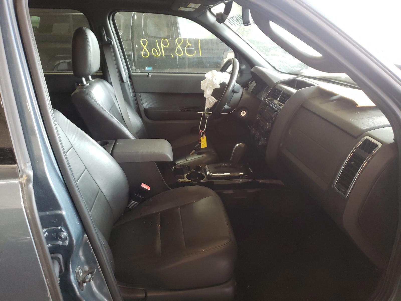 Photo 5 from auction – 2010 FORD ESCAPE LIM with VIN 1FMCU0EG6AKD05737