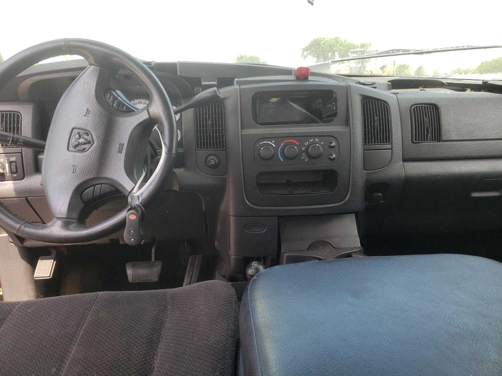 Photo 9 from auction – 2003 DODGE RAM 1500 S with VIN 1D7HU18D53S307411