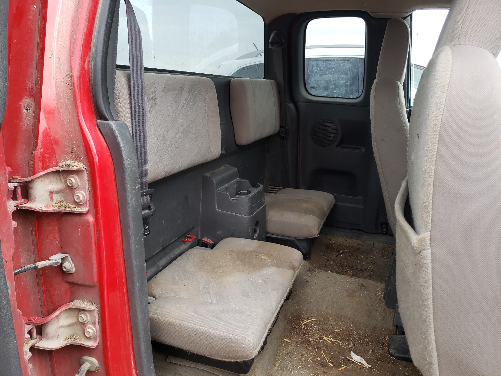 Photo 6 from auction – 2004 CHEVROLET COLORADO with VIN 1GCDT196448155504