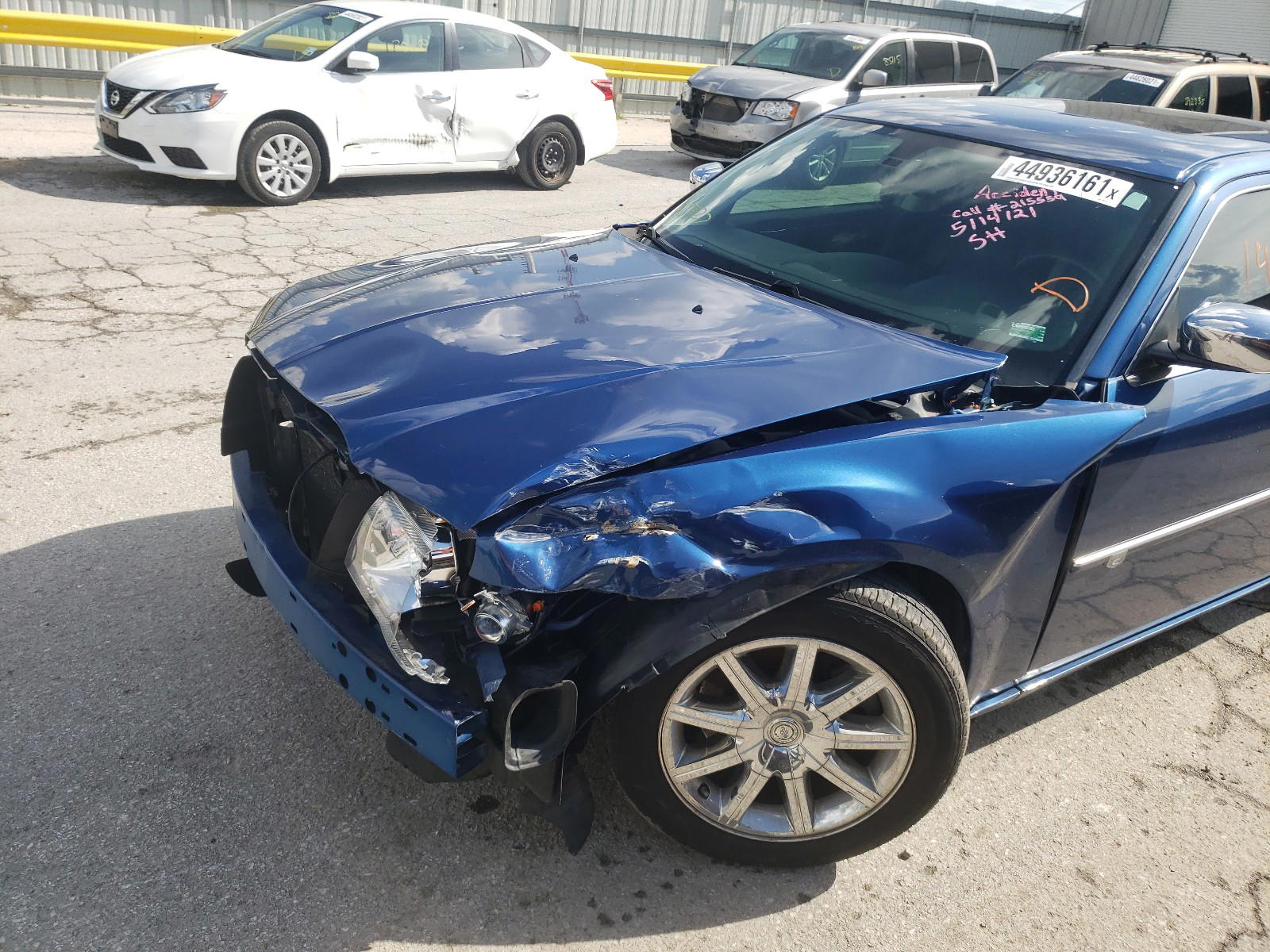 Photo 9 from auction – 2009 CHRYSLER 300C with VIN 2C3KA63T69H601232