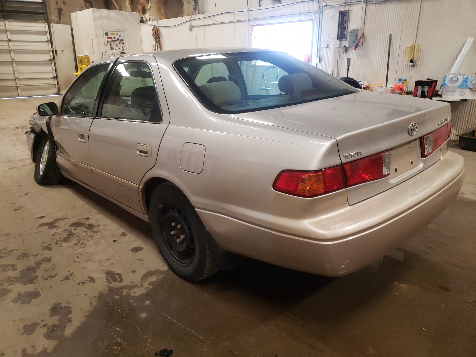 Photo 3 from auction – 2000 TOYOTA CAMRY LE with VIN 4T1BF22K3YU103429