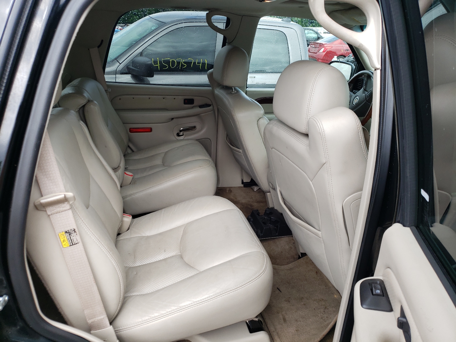 Photo 6 from auction – 2005 CADILLAC ESCALADE L with VIN 1GYEC63N65R223888