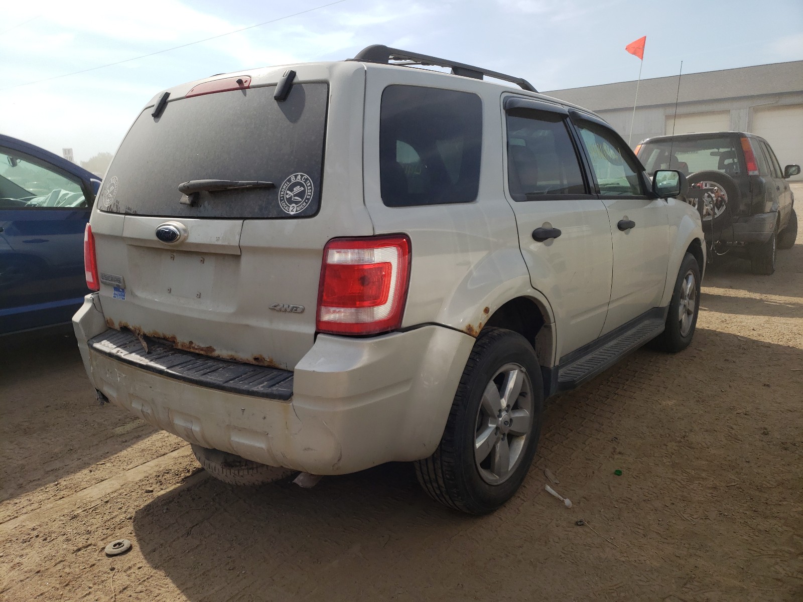 Photo 4 from auction – 2009 FORD ESCAPE XLT with VIN 1FMCU93GX9KA98286