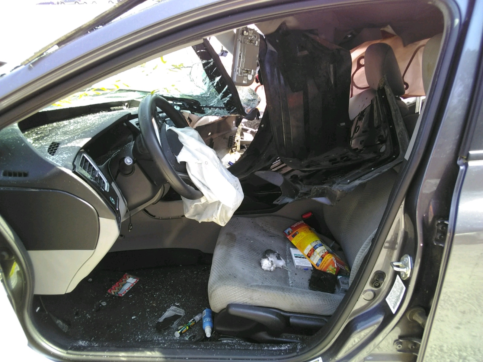 Photo 5 from auction – 2014 HONDA CIVIC HYBR with VIN 19XFB4F29EE200913