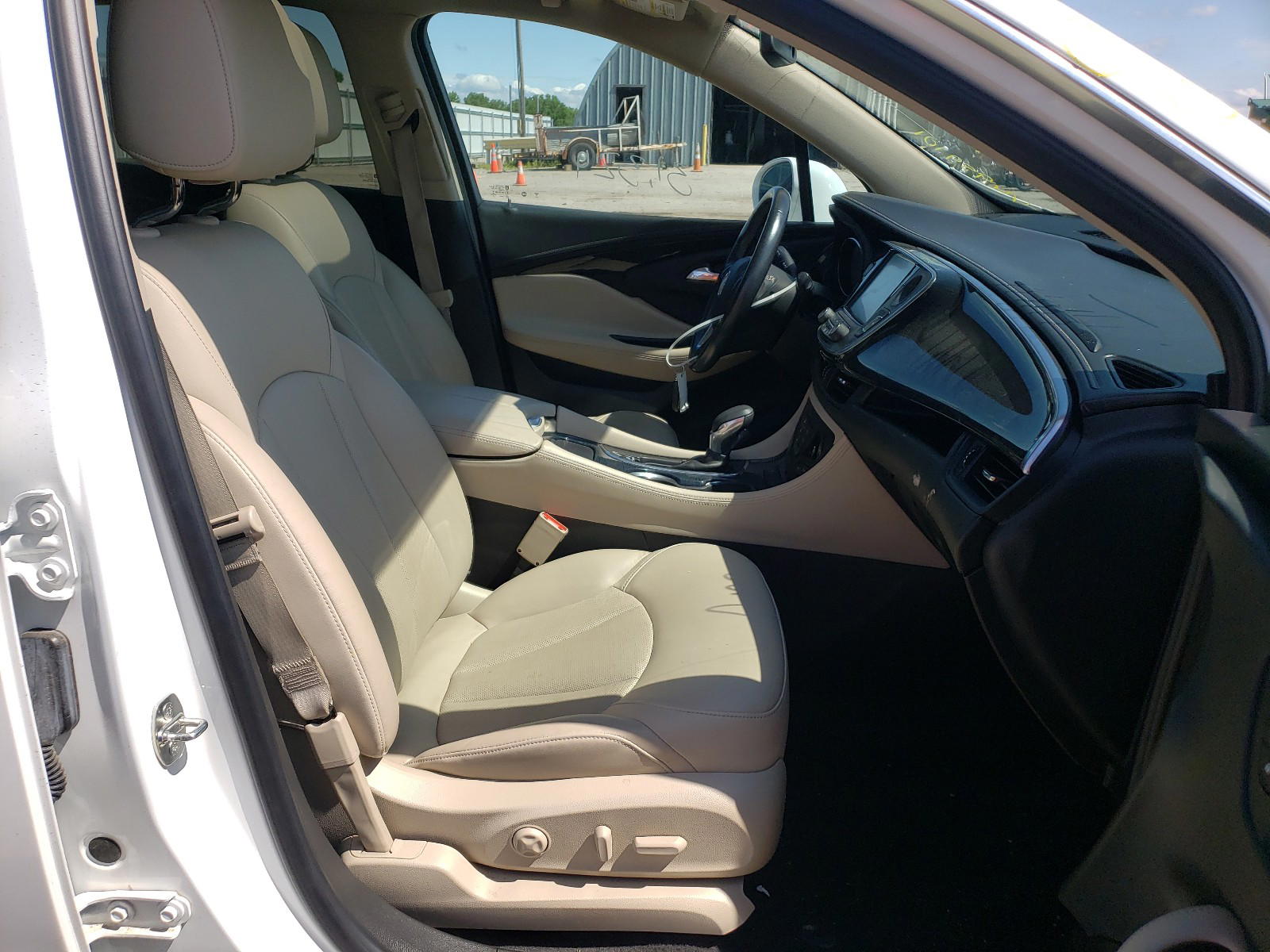 Photo 5 from auction – 2018 BUICK ENVISION E with VIN LRBFX2SA6JD005204