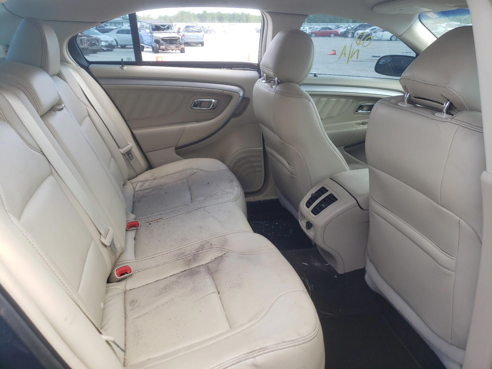 Photo 6 from auction – 2018 FORD TAURUS SEL with VIN 1FAHP2E82JG126092