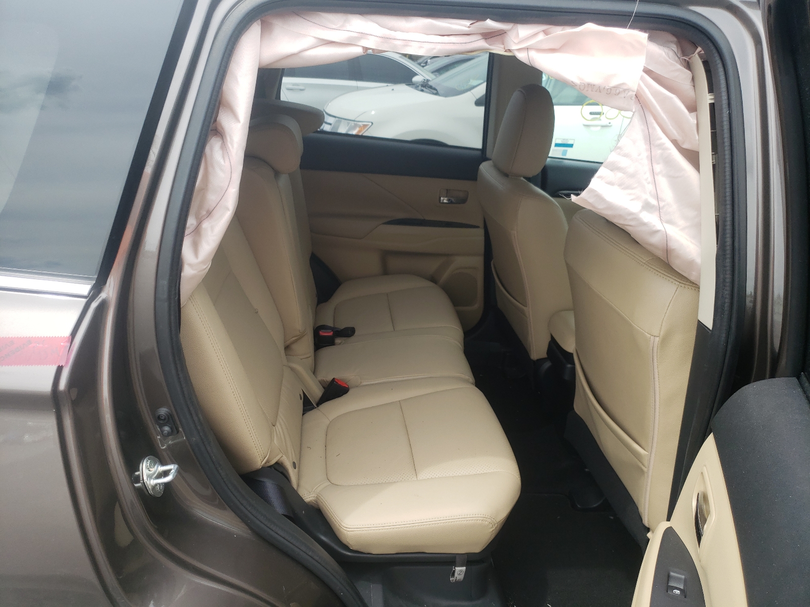 Photo 6 from auction – 2017 MITSUBISHI OUTLANDER with VIN JA4JZ4AX8HZ022228
