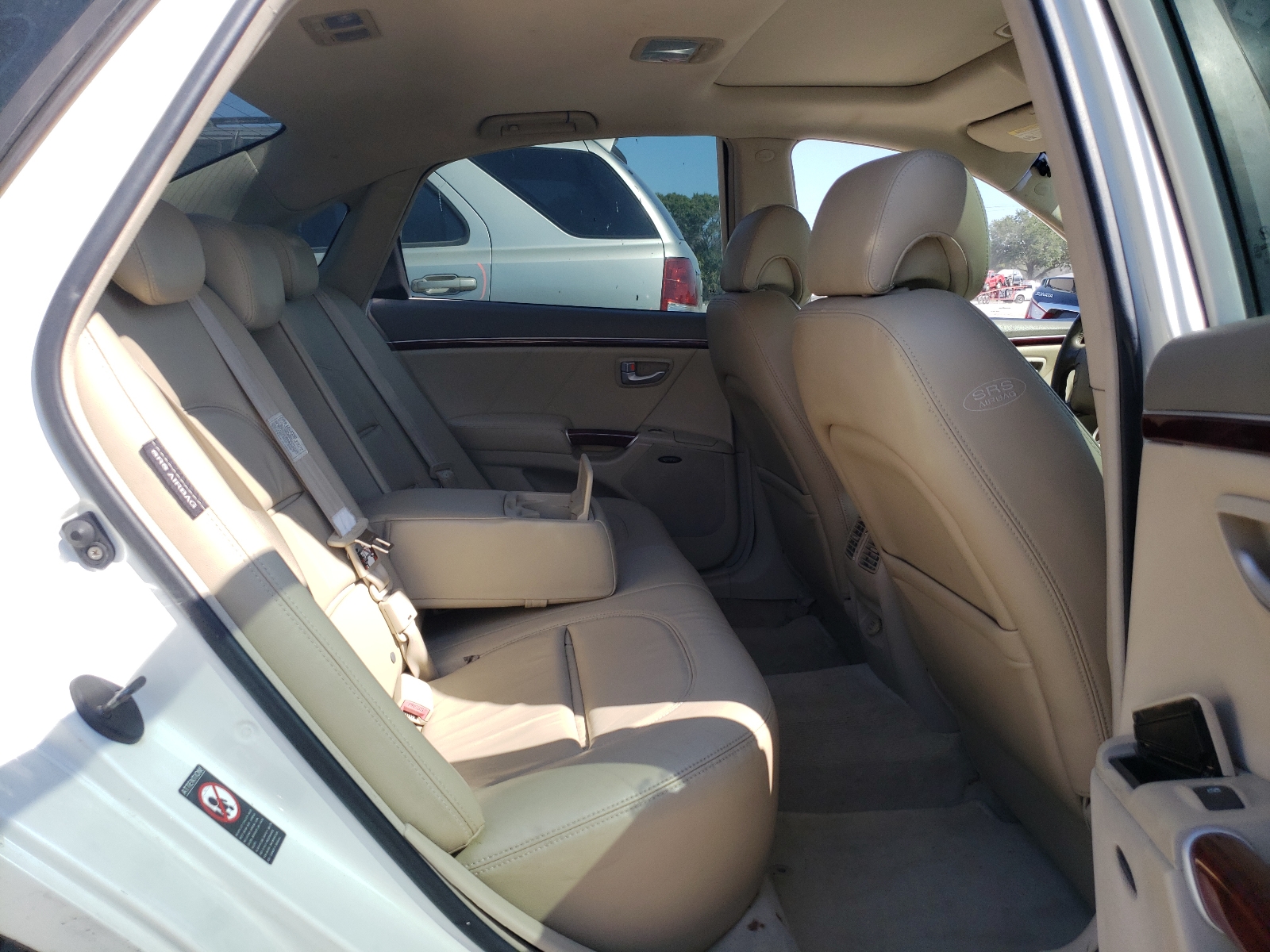 Photo 6 from auction – 2007 HYUNDAI AZERA SE with VIN KMHFC46F37A172494