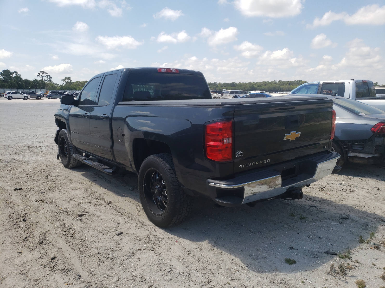Photo 3 from auction – 2018 CHEVROLET SILVERADO with VIN 1GCRCREC6JZ168082