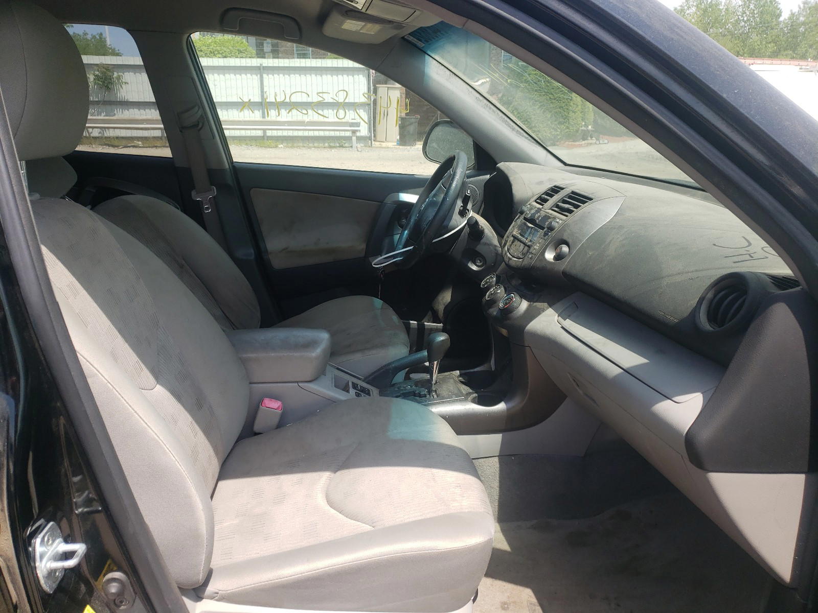 Photo 5 from auction – 2009 TOYOTA RAV4 with VIN JTMBF33V49D018569