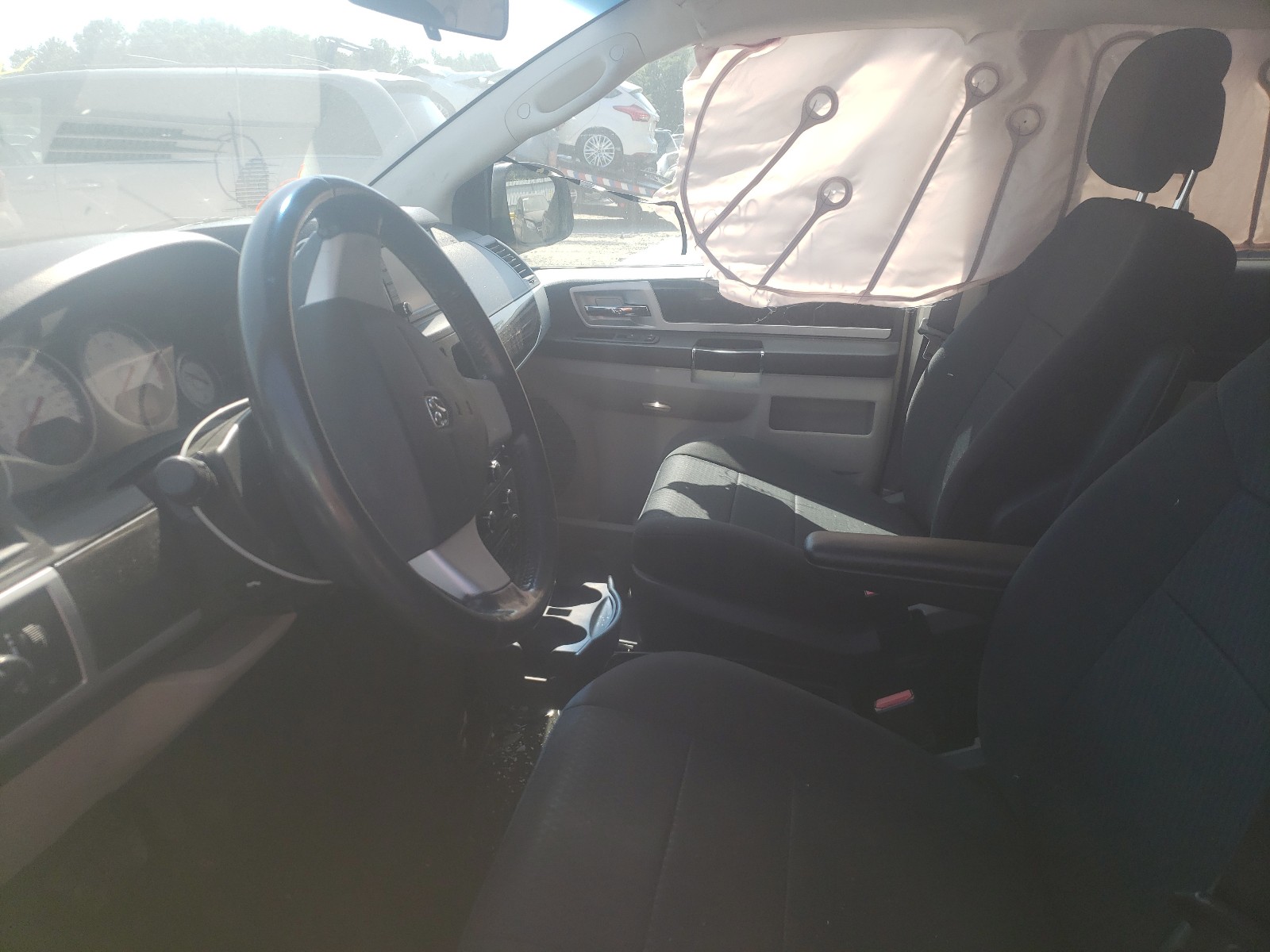 صورة رقم 5 من المزاد - 2010 DODGE GRAND CARA مع VIN 2D4RN6DXXAR403433