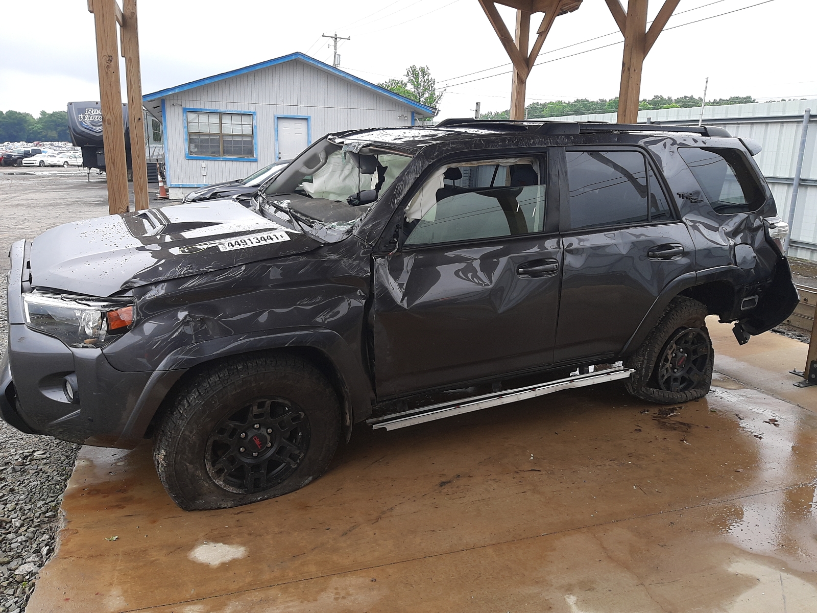 Zdjęcie 9 z aukcji – 2018 TOYOTA 4RUNNER SR z VIN JTEBU5JR6J5587697