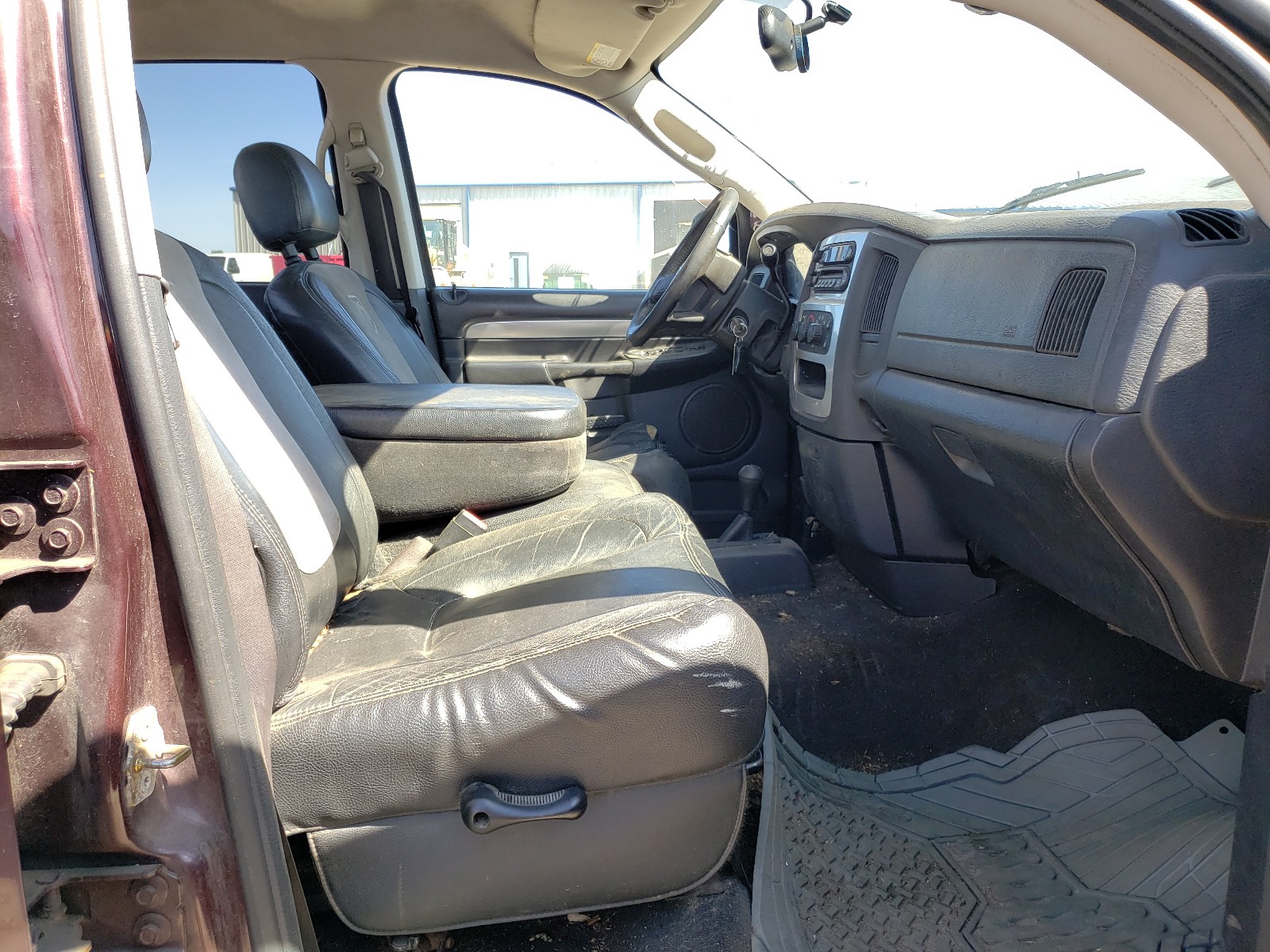 Photo 5 from auction – 2004 DODGE RAM 1500 S with VIN 1D7HU18D04S716935
