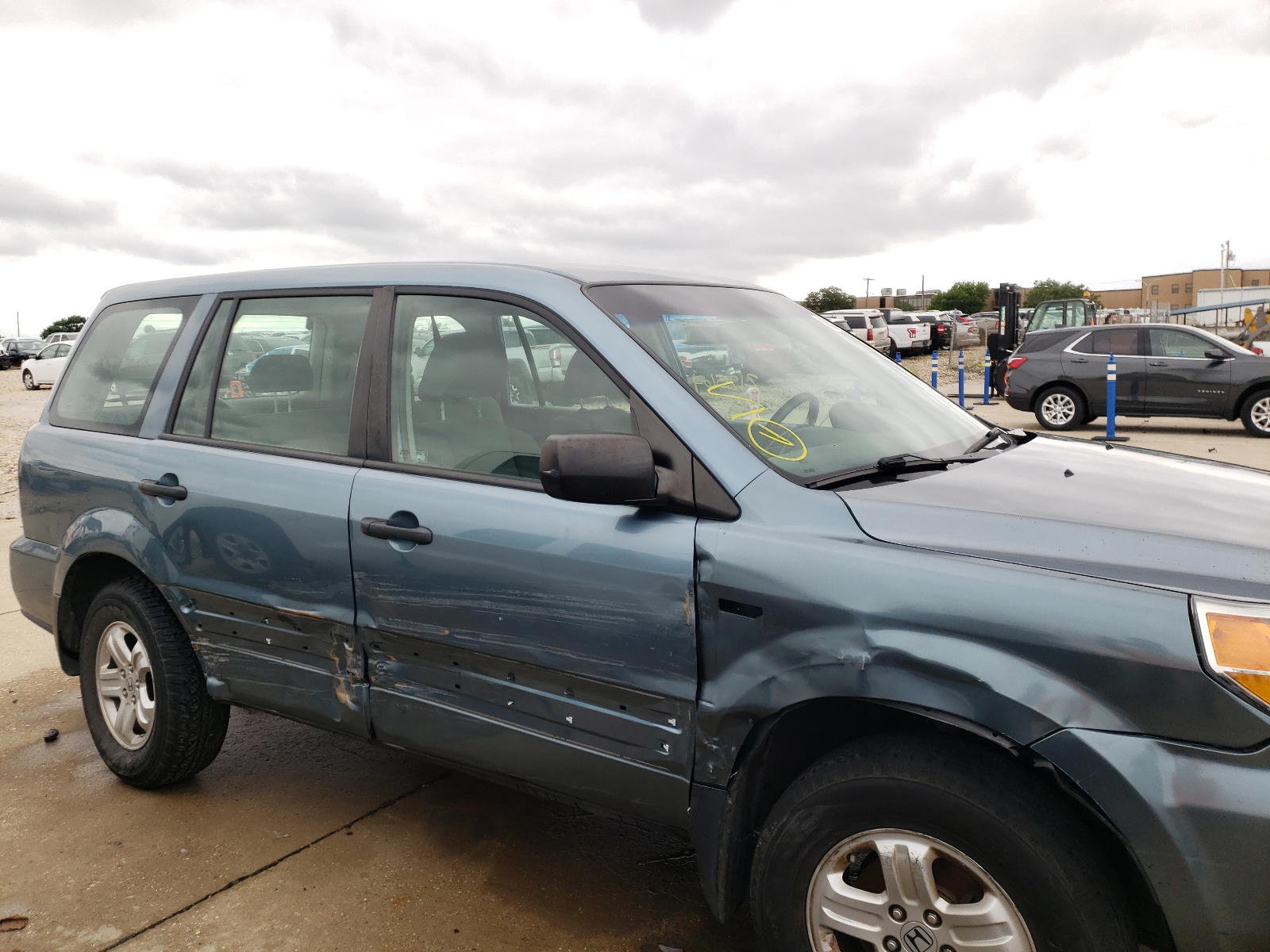 Photo 9 from auction – 2006 HONDA PILOT LX with VIN 5FNYF18136B001447