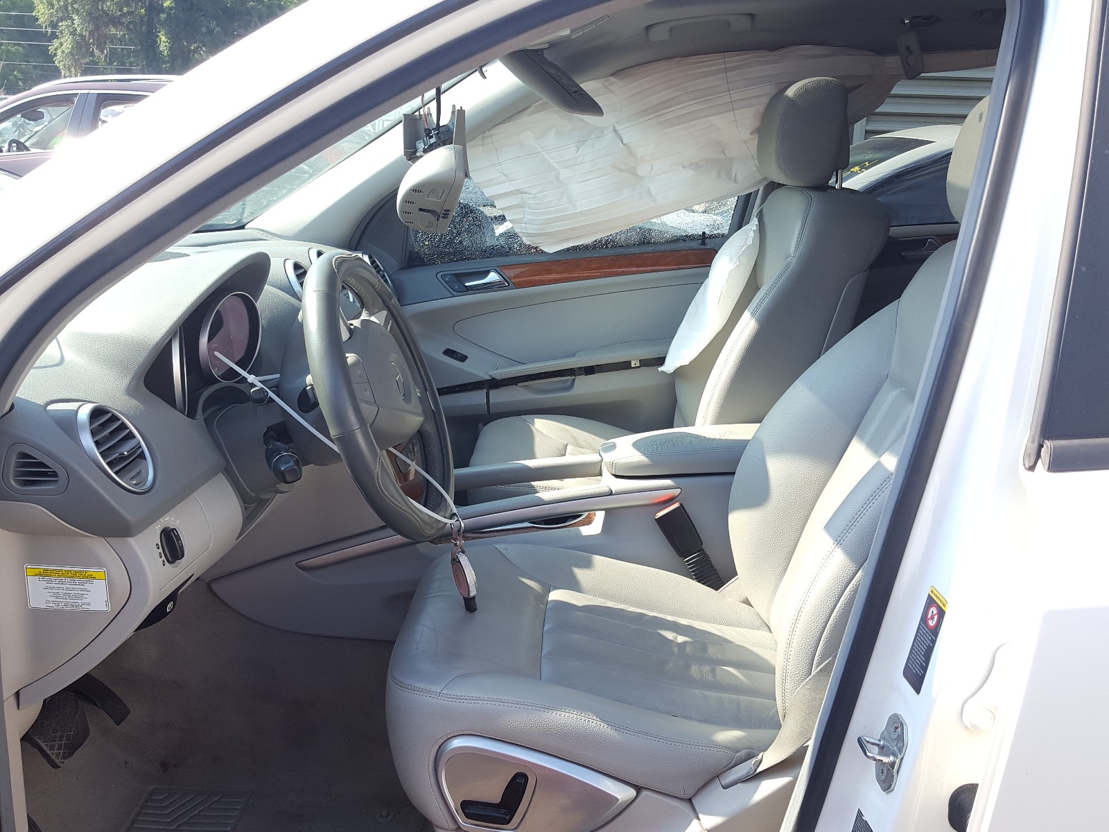 Photo 5 from auction – 2006 MERCEDES-BENZ ML 350 with VIN 4JGBB86E76A026047