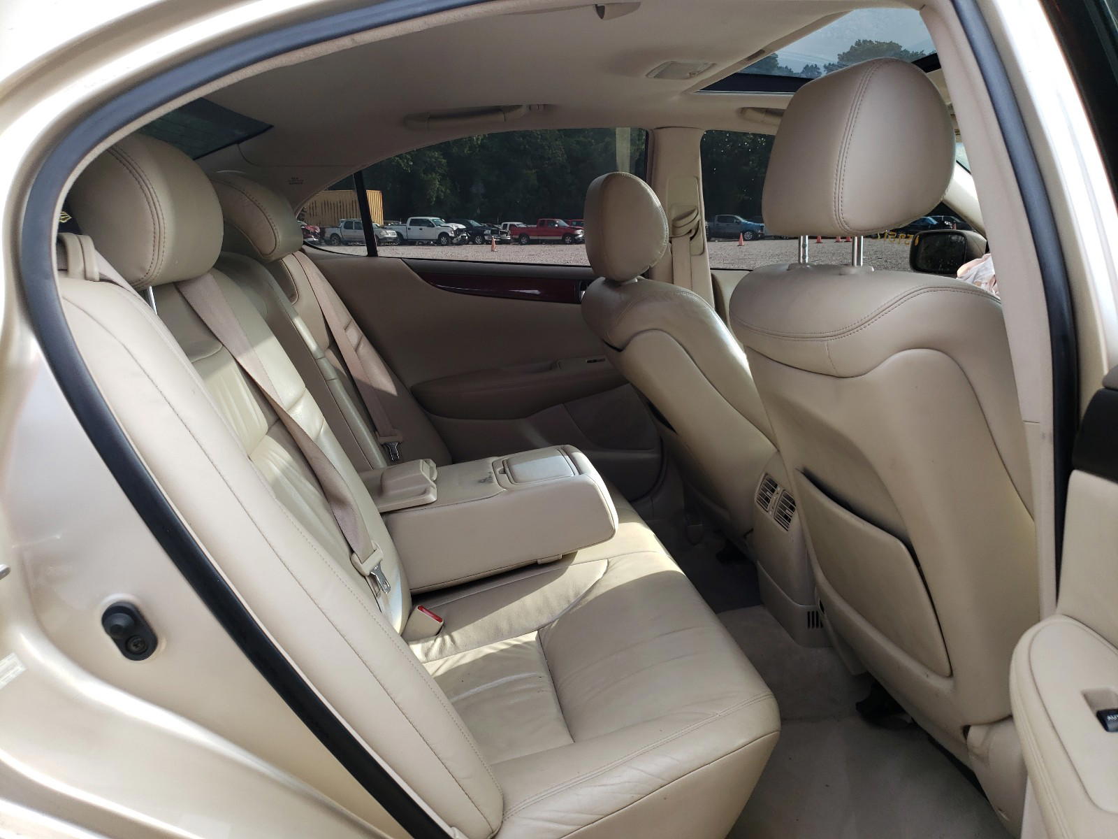 Photo 6 from auction – 2002 LEXUS ES 300 with VIN JTHBF30G220081249