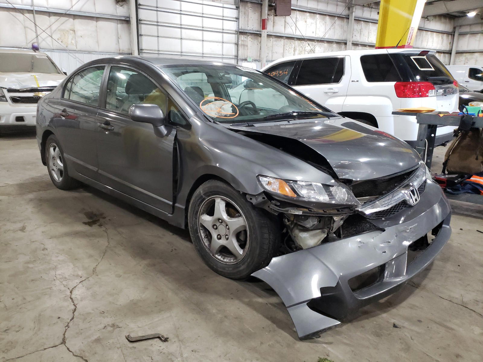 HONDA CIVIC LX 2010 with VIN 19XFA1F58AE024586 - Photo from auction