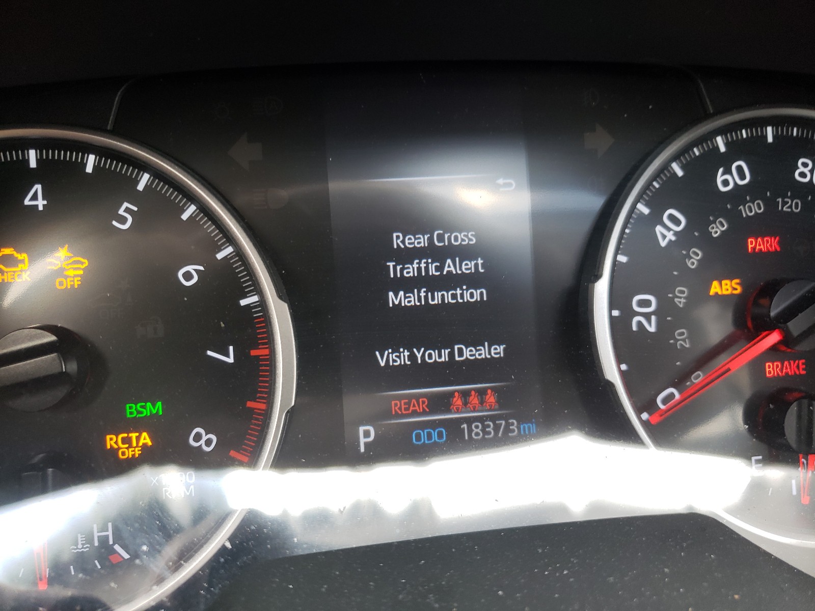 Photo 8 from auction – 2020 TOYOTA RAV4 XLE with VIN JTMW1RFV9LD518801