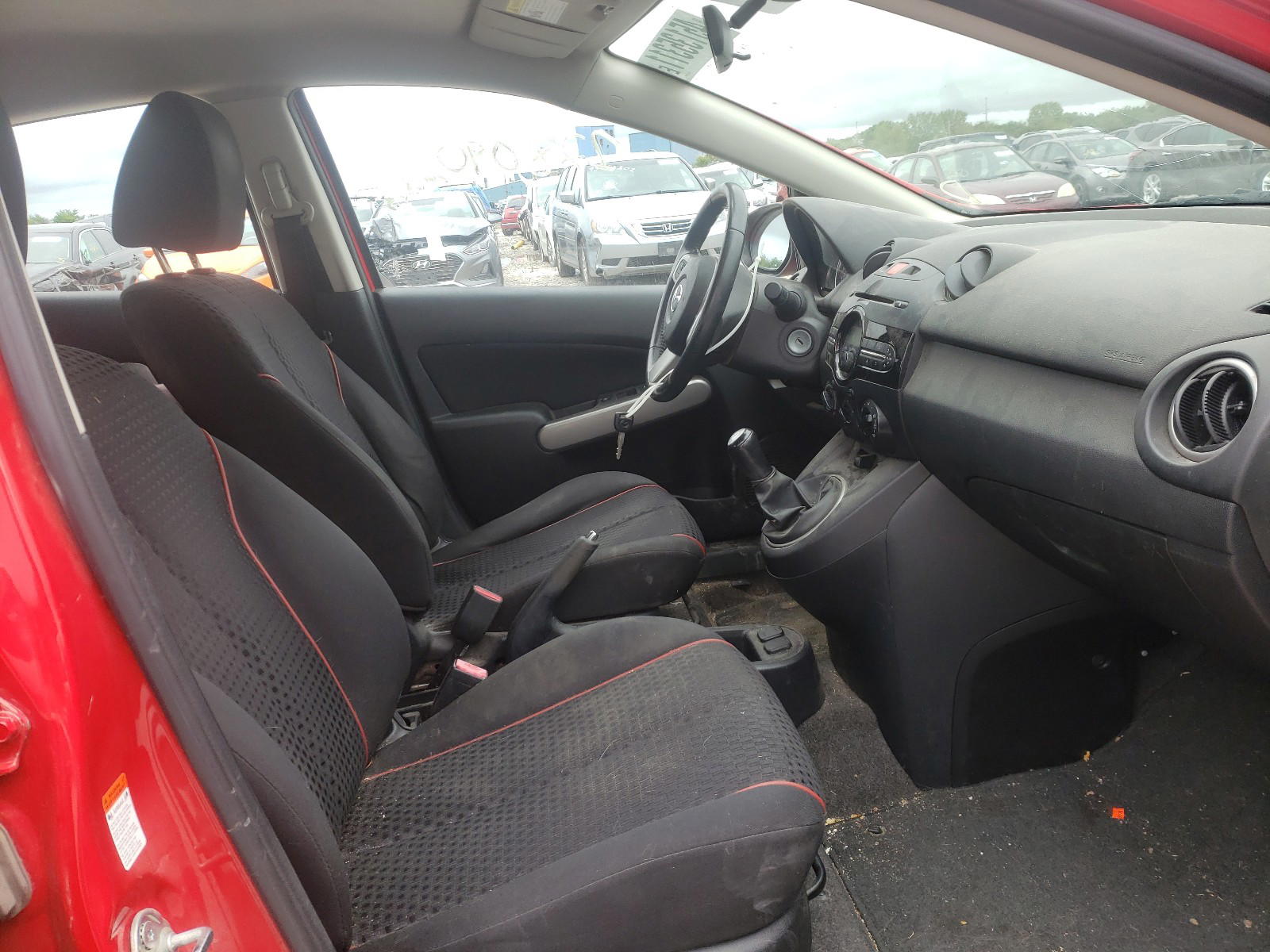 Photo 5 from auction – 2011 MAZDA MAZDA2 with VIN JM1DE1HY0B0120600