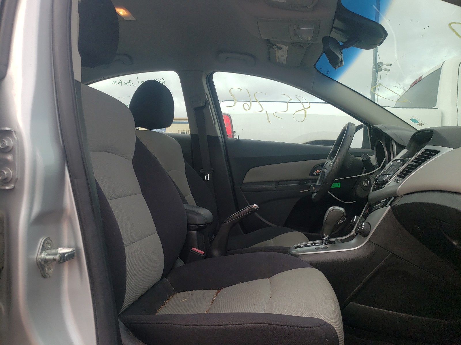 Photo 5 from auction – 2012 CHEVROLET CRUZE LS with VIN 1G1PC5SH6C7316996