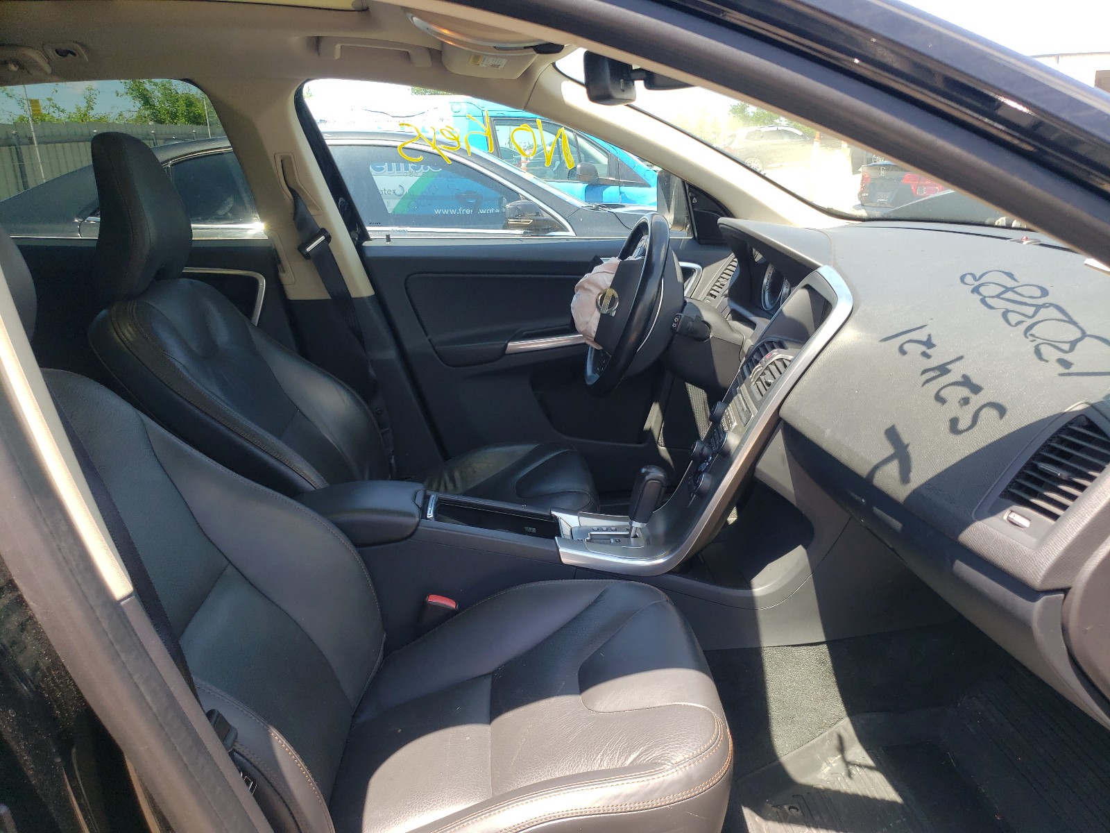 Photo 5 from auction – 2012 VOLVO XC60 T6 with VIN YV4902DZ2C2303783