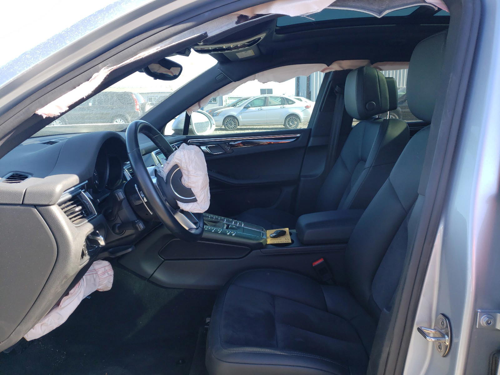 Photo 5 from auction – 2017 PORSCHE MACAN with VIN WP1AA2A58HLB01495